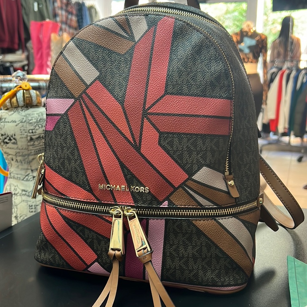 ‼️SOLD‼️ Michael Kors Rhea signature backpack new no tags.
